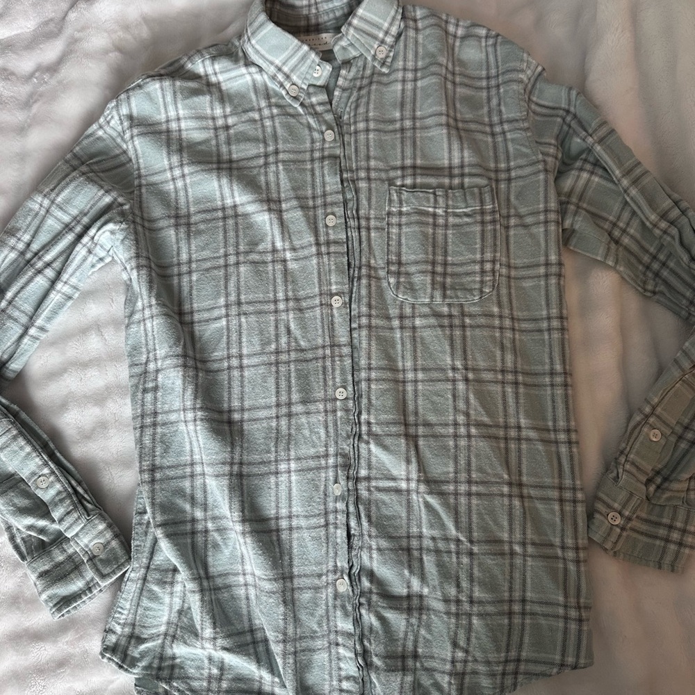 American Threads Light Gray Plaid Button-Down Shirt